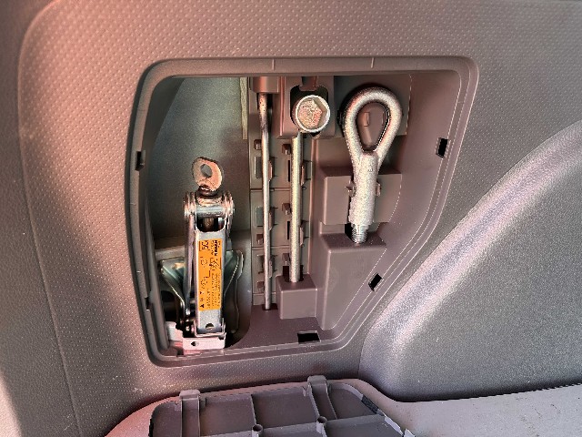 NISSAN NV150 AD 2019 Image 26