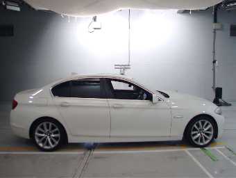 BMW 5 SERIES 2010 Image 3