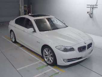 BMW 5 SERIES 2010 Image 5