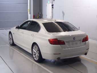 BMW 5 SERIES 2010 Image 6