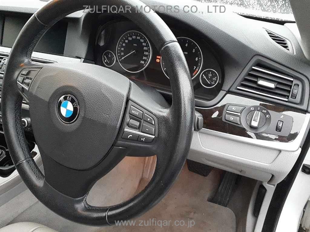 BMW 5 SERIES 2010 Image 7
