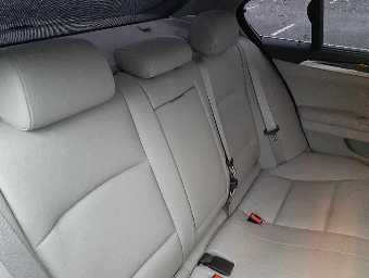 BMW 5 SERIES 2010 Image 9