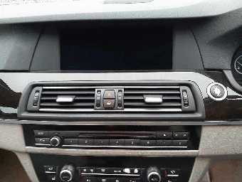 BMW 5 SERIES 2010 Image 10