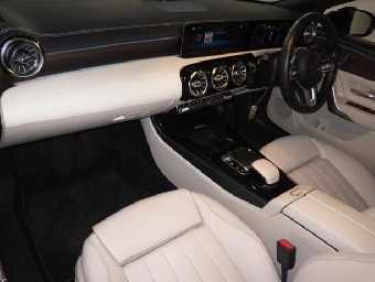 MERCEDES BENZ A CLASS 2021 Image 2