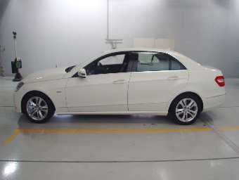MERCEDES BENZ E CLASS 2010 Image 4