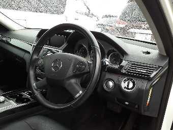 MERCEDES BENZ E CLASS 2010 Image 7