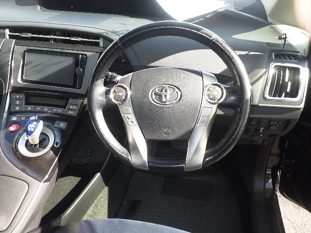 TOYOTA PRIUS PHV 2014 Image 24