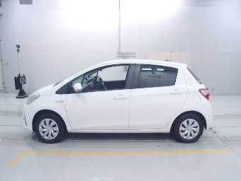 TOYOTA VITZ 2018 Image 4