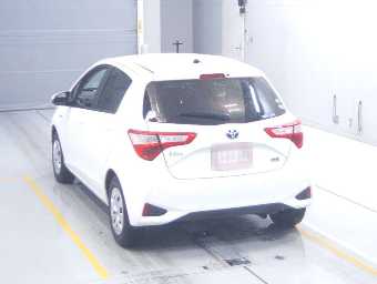 TOYOTA VITZ 2018 Image 6