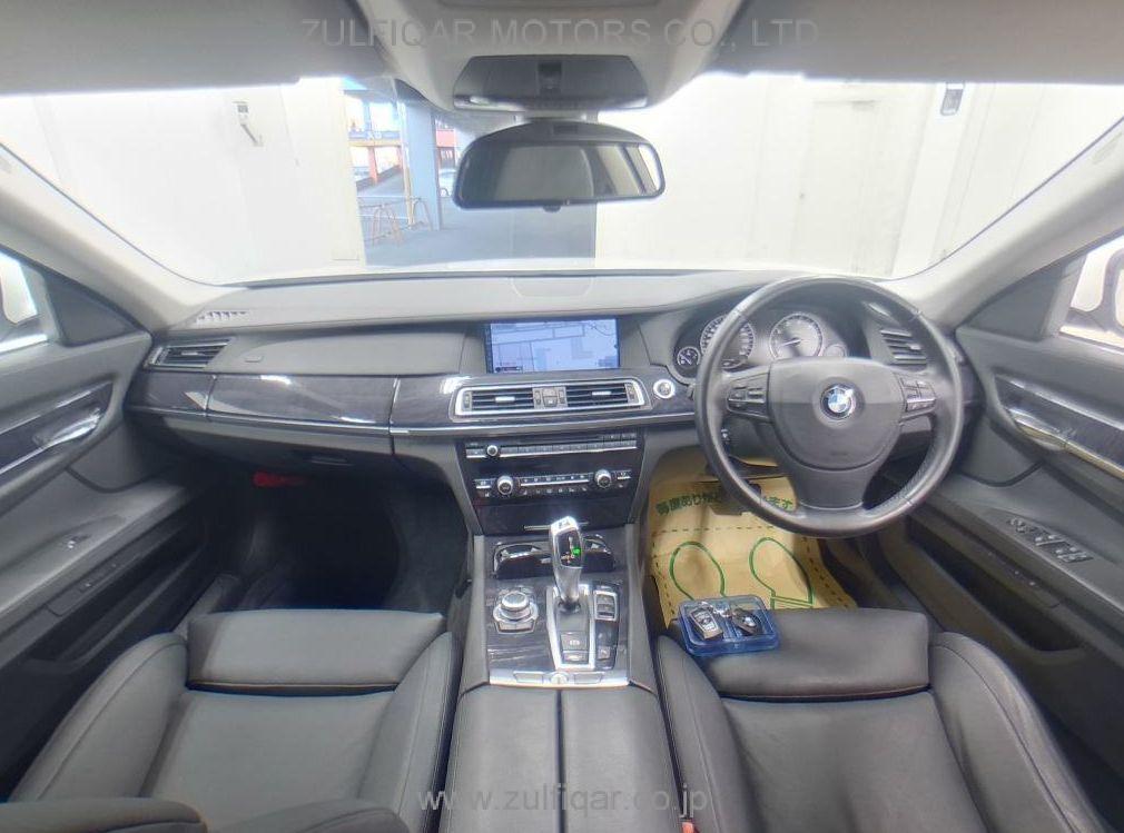 BMW 7 SERIES 2010 Image 3