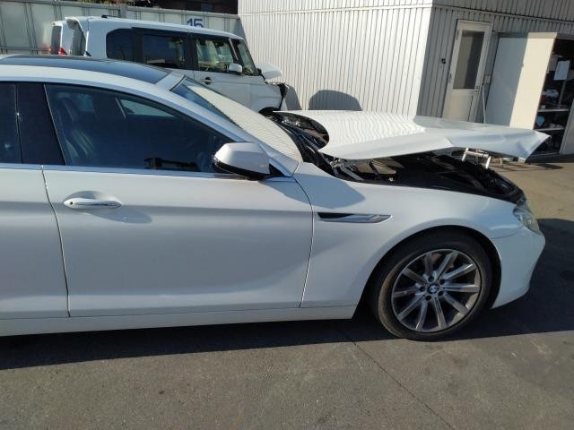 BMW 6 SERIES 2012 Image 25