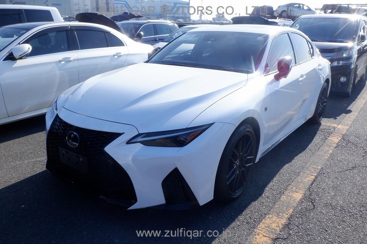 LEXUS IS 2022 Image 31