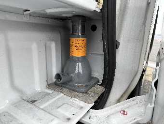 NISSAN NV350 CARAVAN 2018 Image 7