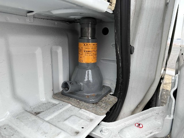 NISSAN NV350 CARAVAN 2018 Image 19