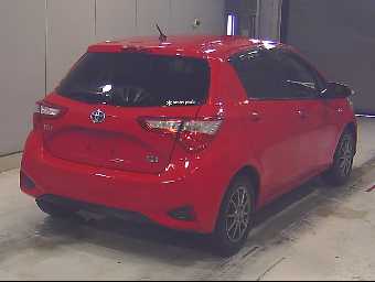 TOYOTA VITZ 2017 Image 2