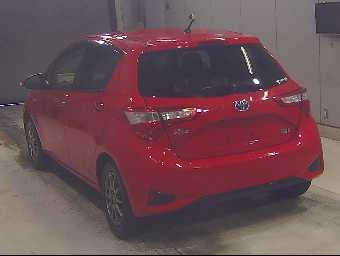 TOYOTA VITZ 2017 Image 5