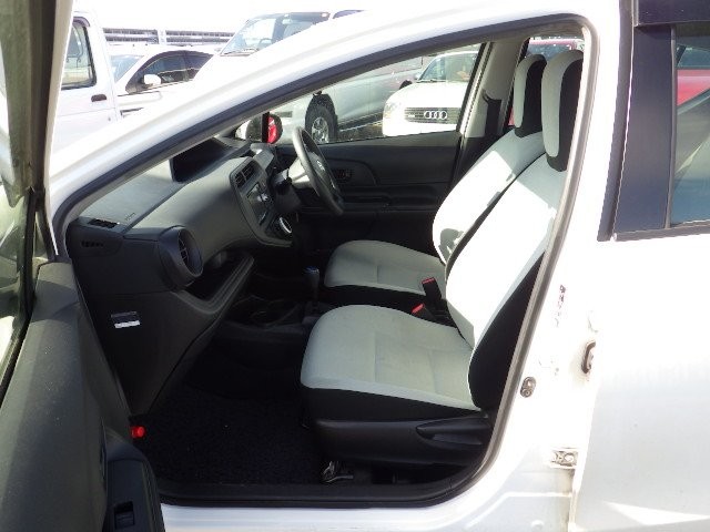 TOYOTA AQUA 2019 Image 20