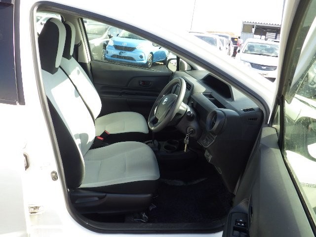 TOYOTA AQUA 2019 Image 21