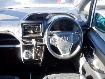 TOYOTA VOXY 2021 Image 12