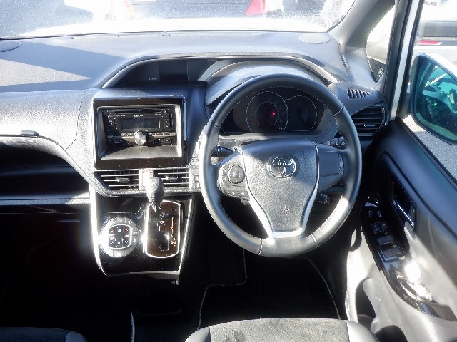 TOYOTA VOXY 2021 Image 19