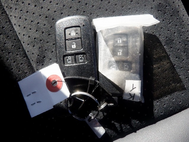 TOYOTA VOXY 2021 Image 23