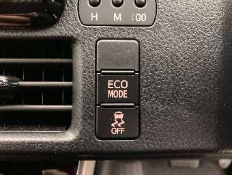 TOYOTA VOXY 2021 Image 8