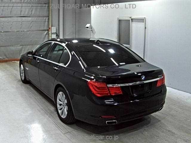 BMW 7 SERIES 2010 Image 2