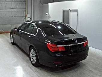 BMW 7 SERIES 2010 Image 2