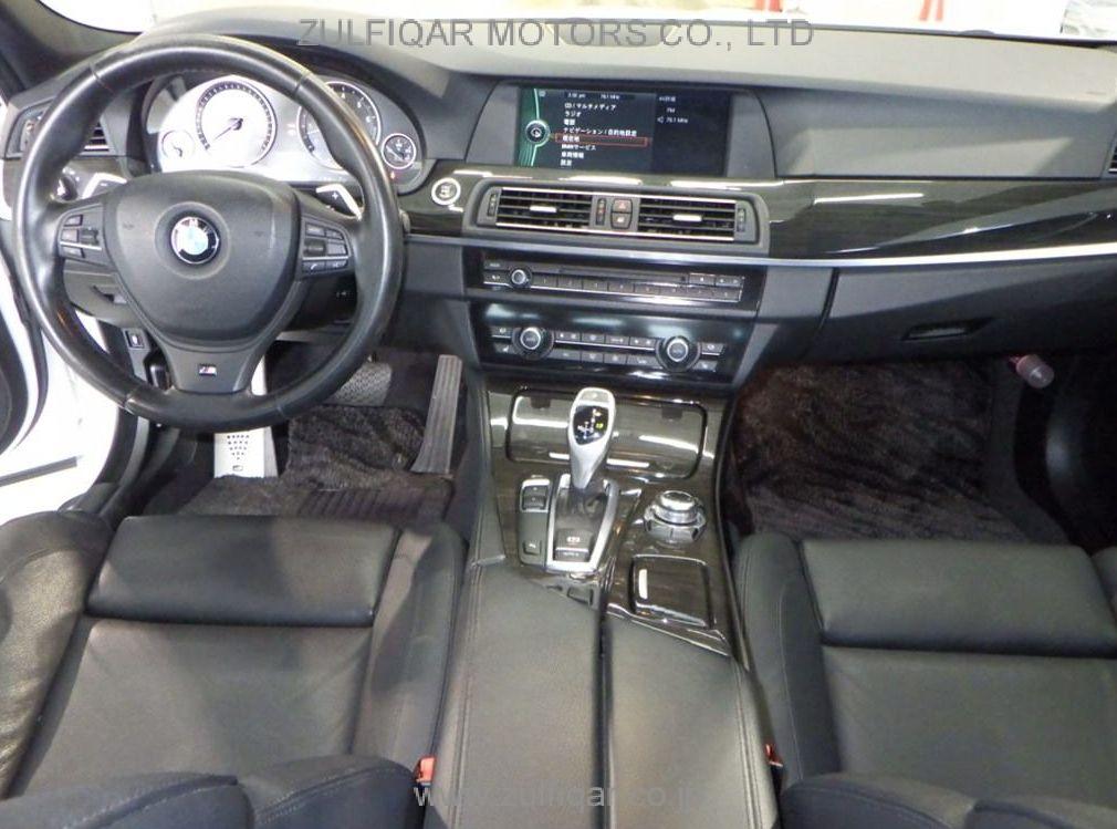 BMW 5 SERIES 2011 Image 3