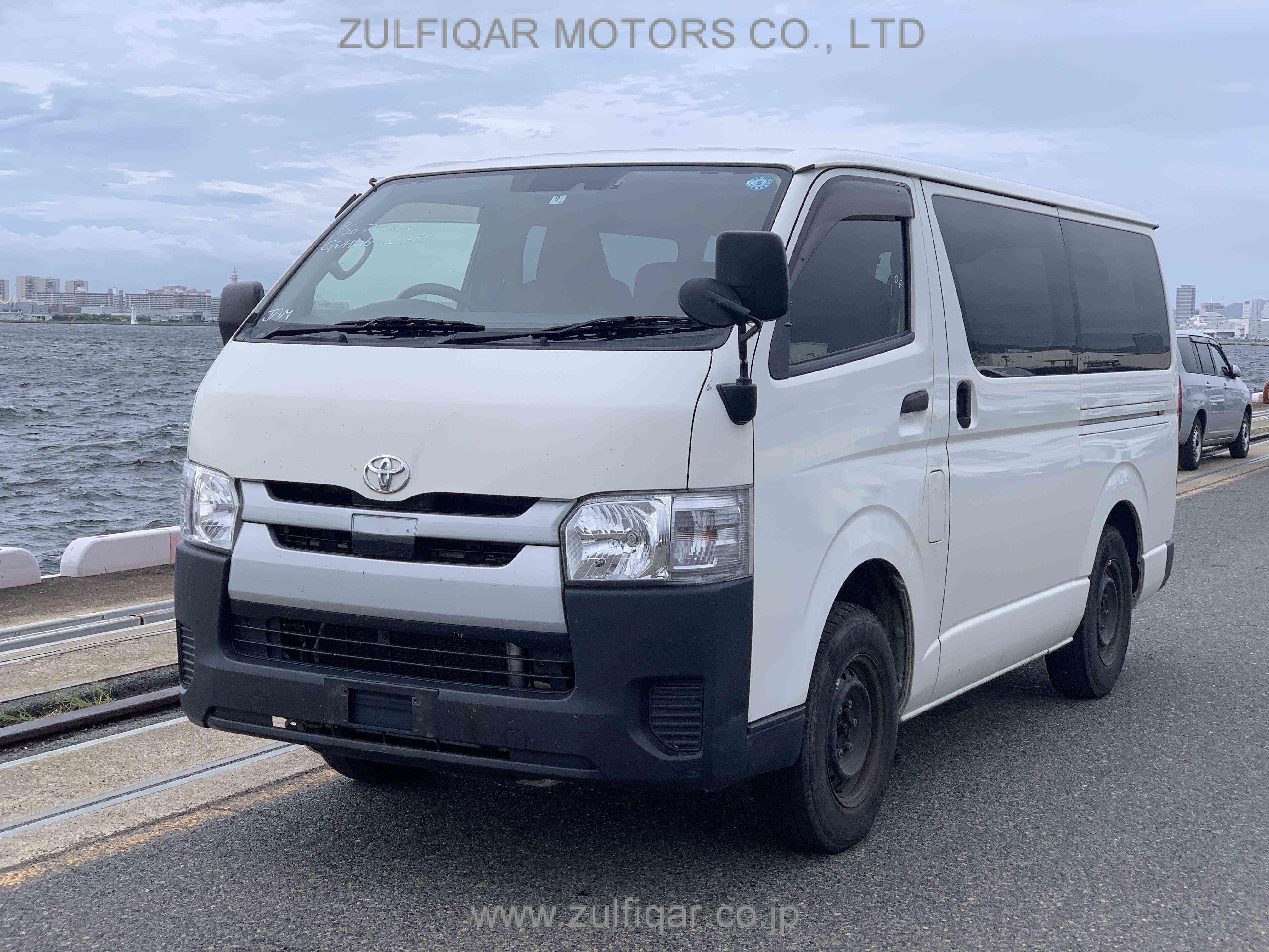 TOYOTA HIACE 2018 Image 9