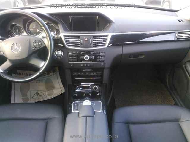 MERCEDES BENZ E CLASS 2011 Image 8