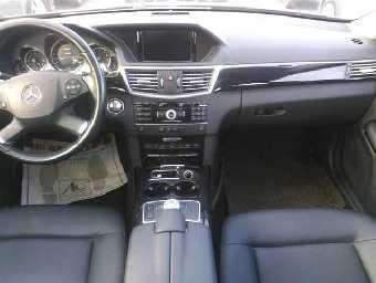 MERCEDES BENZ E CLASS 2011 Image 8
