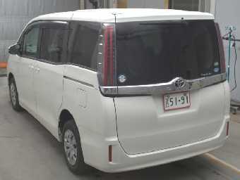 TOYOTA NOAH 2018 Image 2
