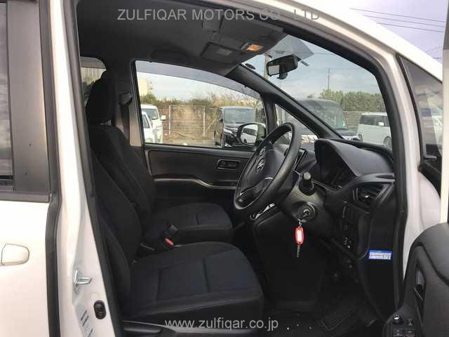 TOYOTA NOAH 2018 Image 11