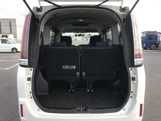 TOYOTA NOAH 2018 Image 20