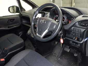 TOYOTA NOAH 2018 Image 3