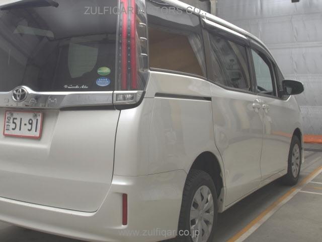 TOYOTA NOAH 2018 Image 5