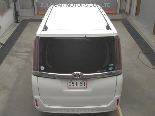 TOYOTA NOAH 2018 Image 7