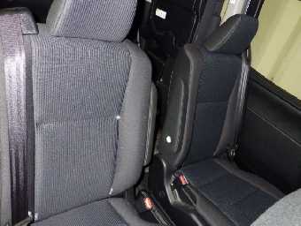 TOYOTA NOAH 2018 Image 8