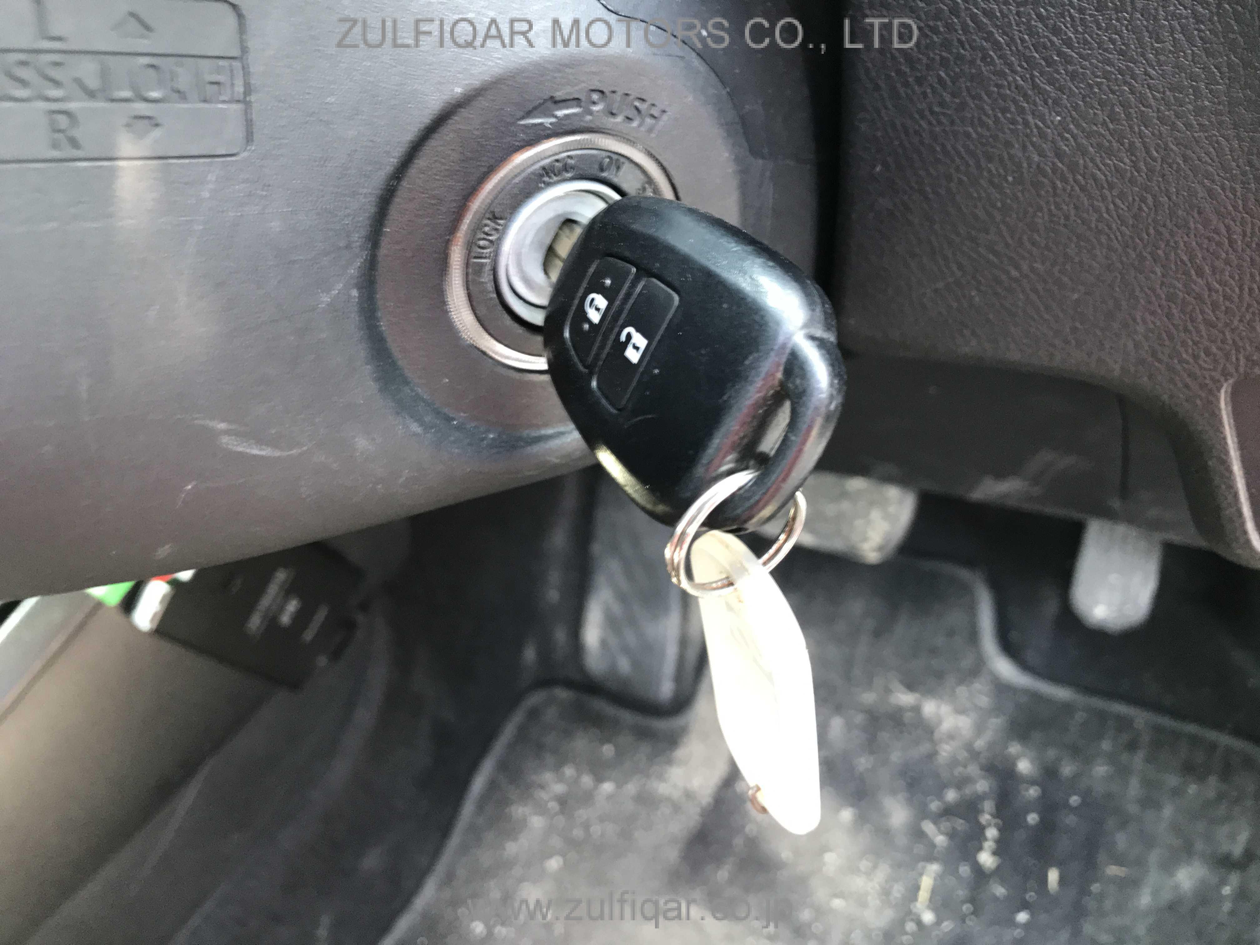 TOYOTA COROLLA AXIO 2018 Image 11