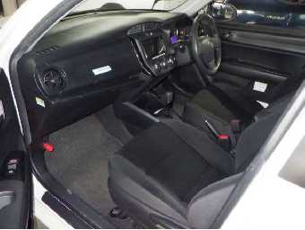 TOYOTA COROLLA AXIO 2018 Image 8