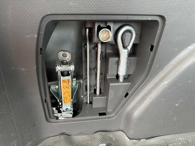 NISSAN NV150 AD 2018 Image 20