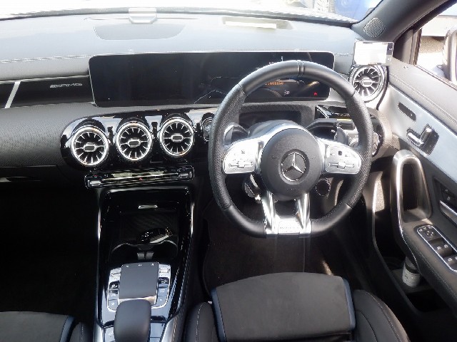 MERCEDES BENZ A CLASS 2020 Image 24