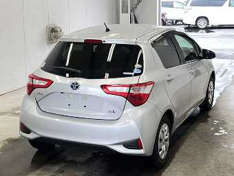 TOYOTA VITZ 2019 Image 2