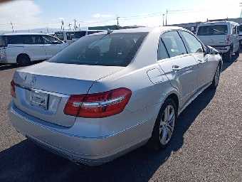 MERCEDES BENZ E CLASS 2010 Image 3