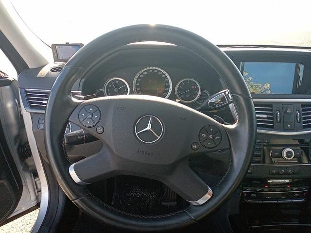 MERCEDES BENZ E CLASS 2010 Image 25
