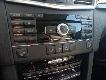 MERCEDES BENZ E CLASS 2010 Image 23