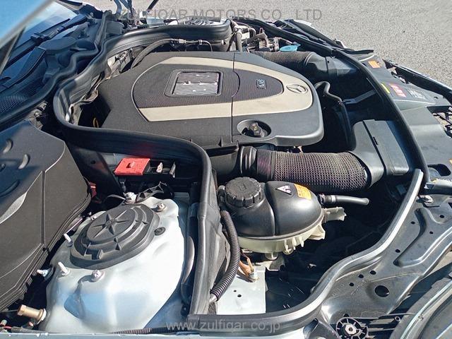 MERCEDES BENZ E CLASS 2010 Image 7