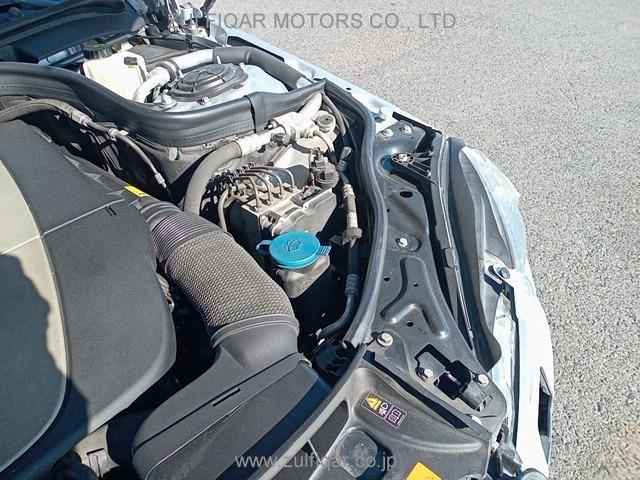 MERCEDES BENZ E CLASS 2010 Image 9