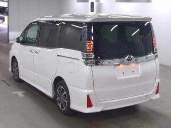 TOYOTA VOXY 2020 Image 2